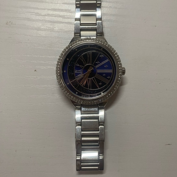 Michael Kors Watch Women - Picture 2 of 2